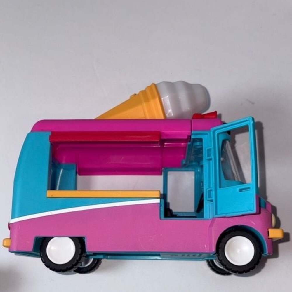 Roblox Adopt Me Ice Cream Truck + Pets Bundle - Lights/Music - Bee/Unicorn/Snowm - Picture 7 of 11